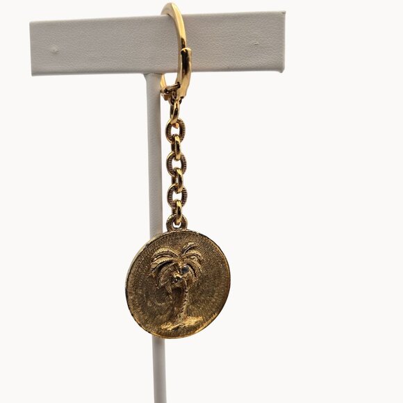 Gold-Toned Round Coin Embossed Palm Tree Chain Clip On Keychain Accessory Holder - Picture 6 of 7